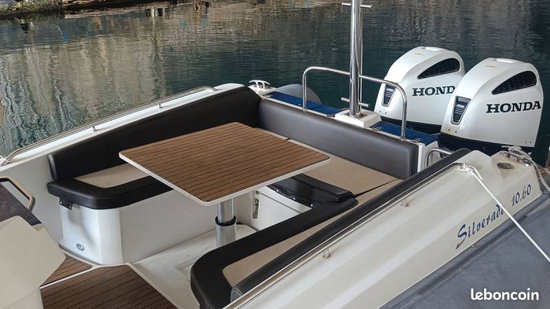 Vente bateau semi-rigide de 10m60 avec sa bi motorisation 250 CV Honda garantie 9 ans