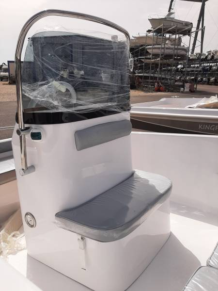 Vente bateau coque open 4m70 pour 5 personnes  Conero Open Perla