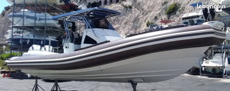 Vente bateau semi-rigide de 10m60 avec sa bi motorisation 250 CV Honda garantie 9 ans