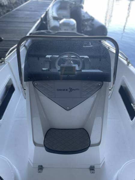 Vente du Poseidon du chantier Orizzonti (coque open) + moteur Honda 150CV (en stock)