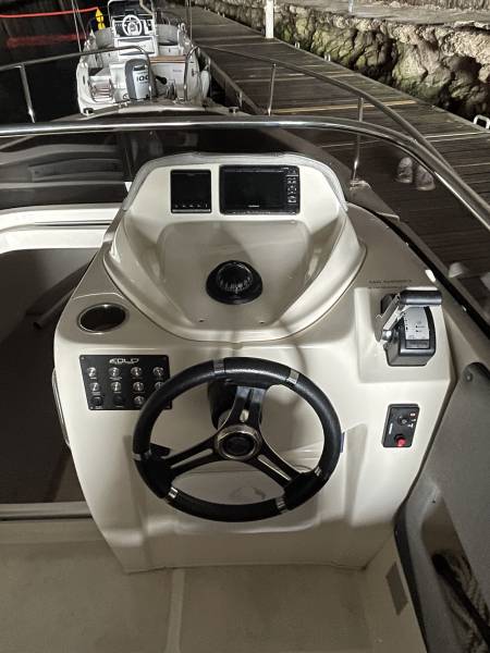 Vente bateau moteur 6m5 avec un moteur 150 CV Honda , Eolo 650 DAY