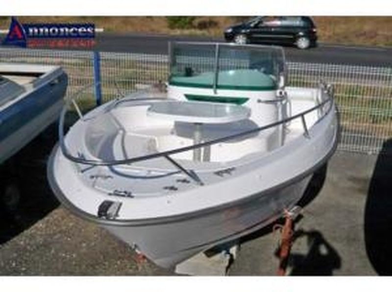 Bleu  Calanque vous propose le bateau B2 Marine 550 Open
