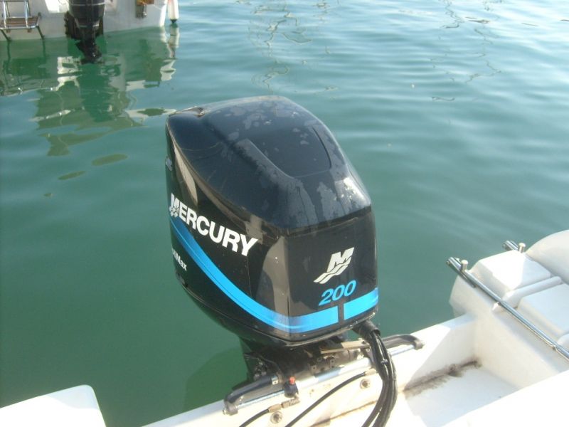 Bleu  Calanque vous propose le bateau Cap Camarat 705