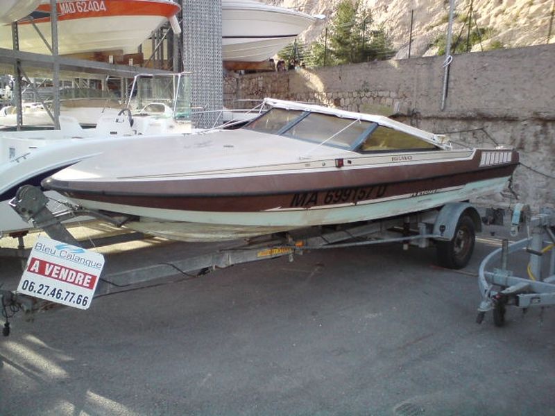 Bleu calanque vous propose le bateau Fletcher 210